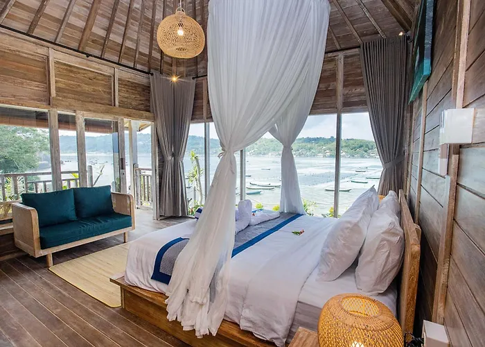 ホテル The Old Island Huts レンボンガン島